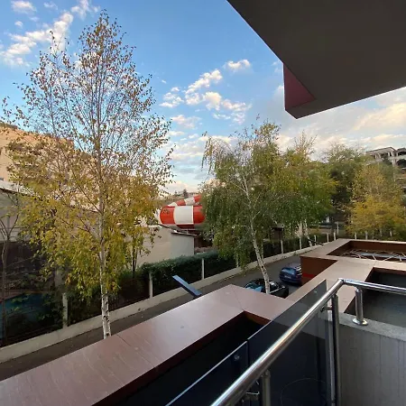 Admiral Plaza A1 Sunny