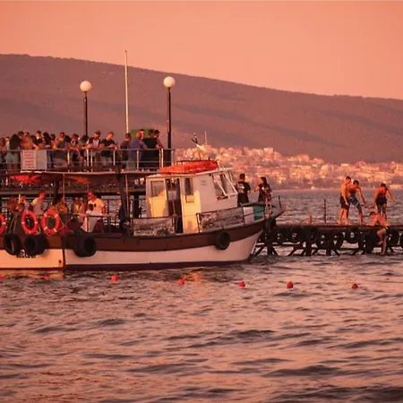 Admiral Plaza A1 Sunny