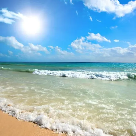 Admiral Plaza A1 Sunny Апартаменти *