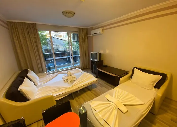 Admiral Plaza A1 Sunny * ساني بيتش