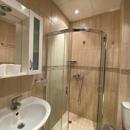 Admiral Plaza A1 Sunny Apartment