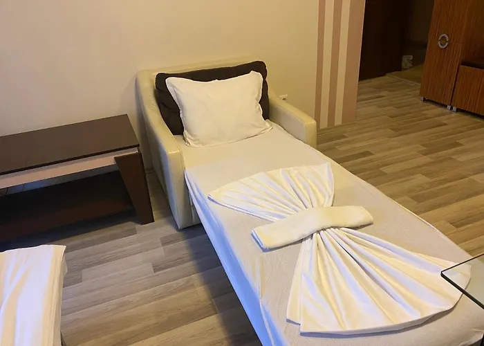 Admiral Plaza A1 Sunny *