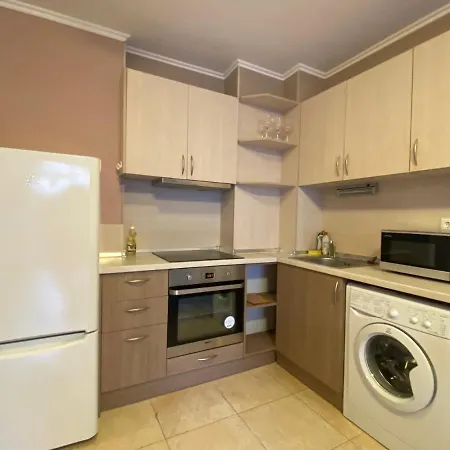 Private Cozy Admiral Plaza A1 Apartament